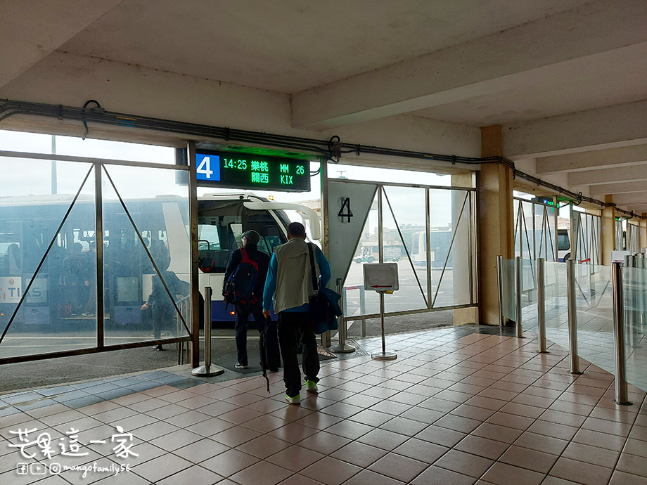 京都大阪自由行｜樂桃航空．桃園飛大阪關西機場(去回程)的搭機體驗＆出境流程！